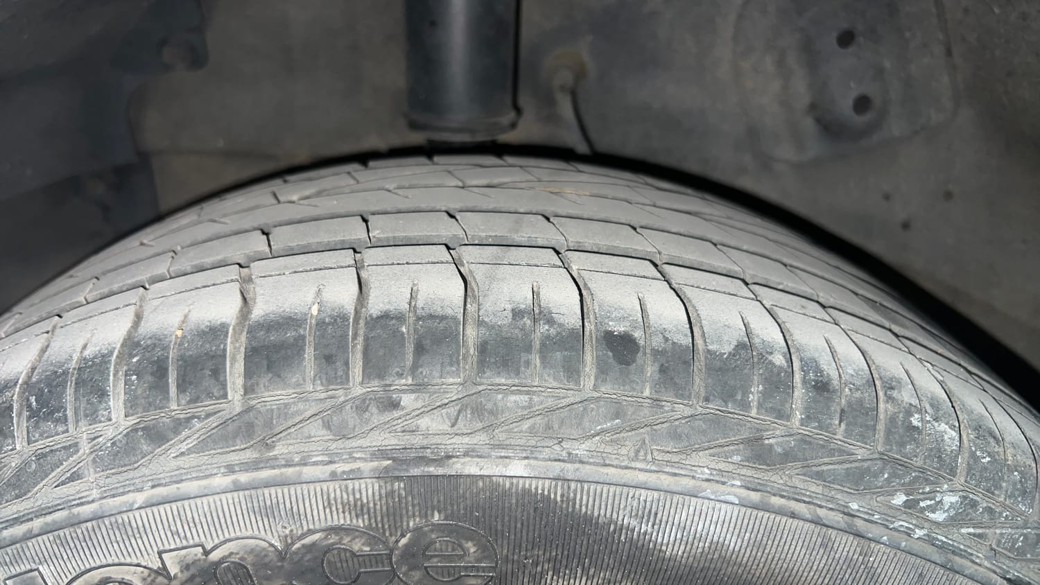 Used 2019 Tata Nexon XZ Plus Diesel Diesel Manual tyres RIGHT REAR TYRE TREAD VIEW