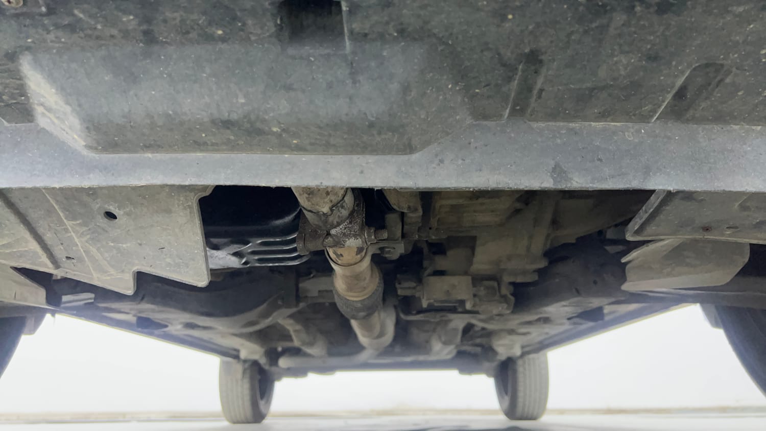 Used 2018 Tata Nexon XM Petrol Manual extra FRONT LEFT UNDERBODY VIEW