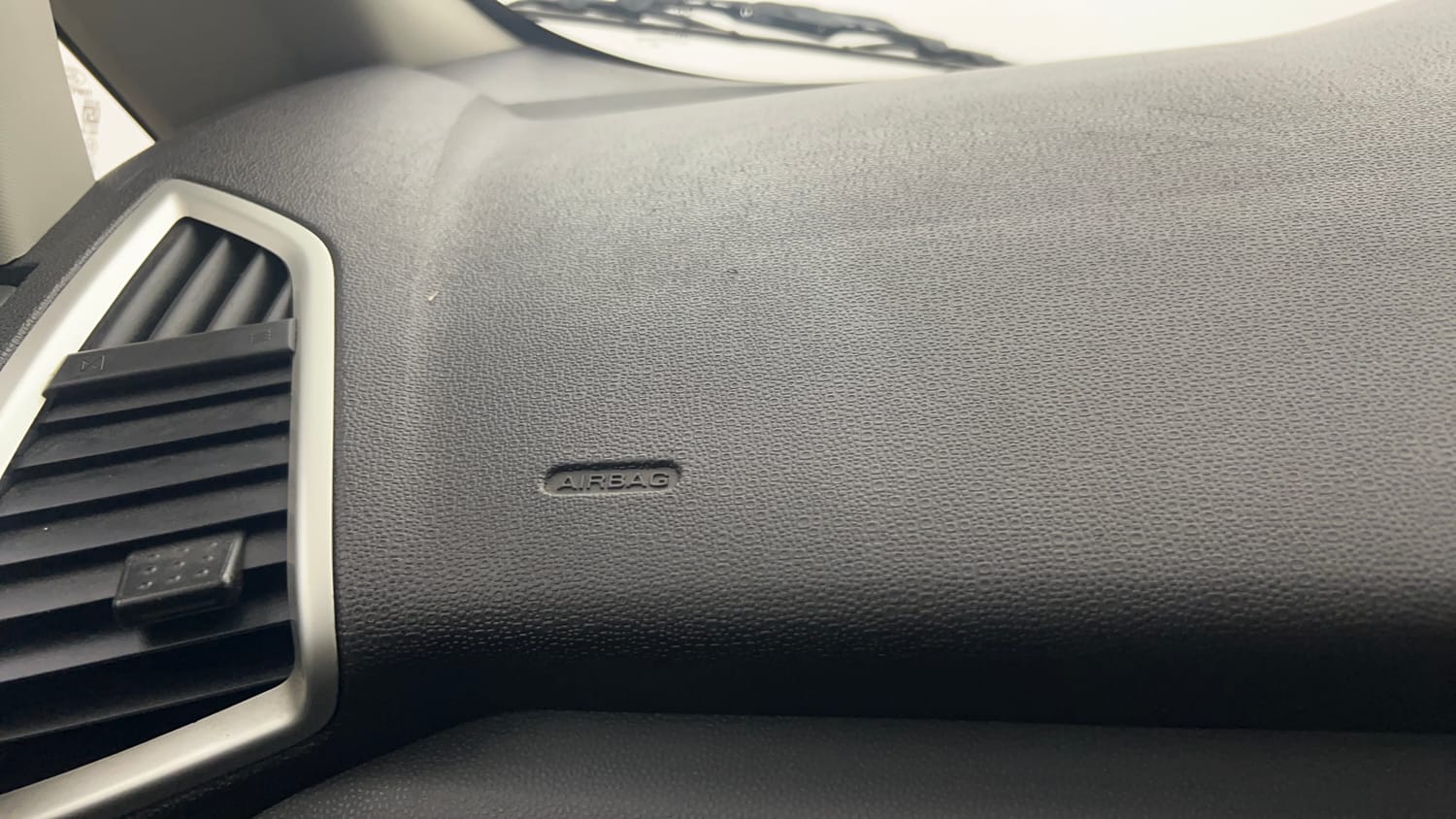Used 2017 Ford EcoSport Titanium 1.5L Ti-VCT AT Petrol Automatic top_features Side airbags