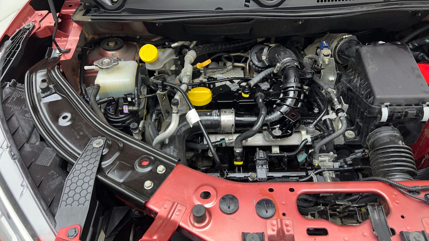 Used 2022 Nissan Magnite XV Premium Turbo CVT Petrol Automatic engine ENGINE RIGHT SIDE VIEW