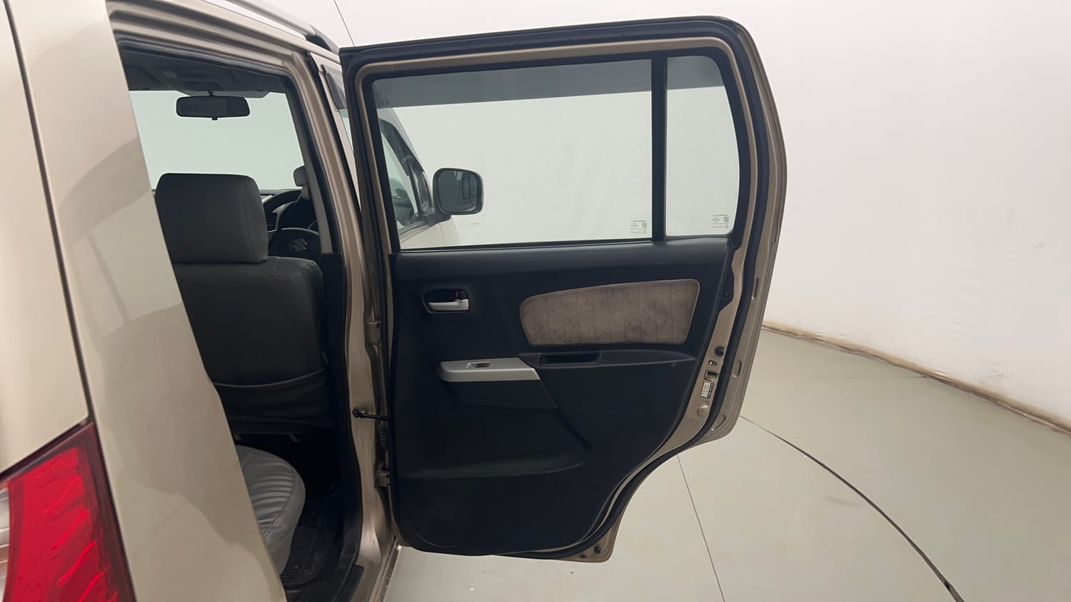 Used 2013 Maruti Suzuki Wagon R VXI Petrol Manual interior RIGHT REAR DOOR OPEN VIEW