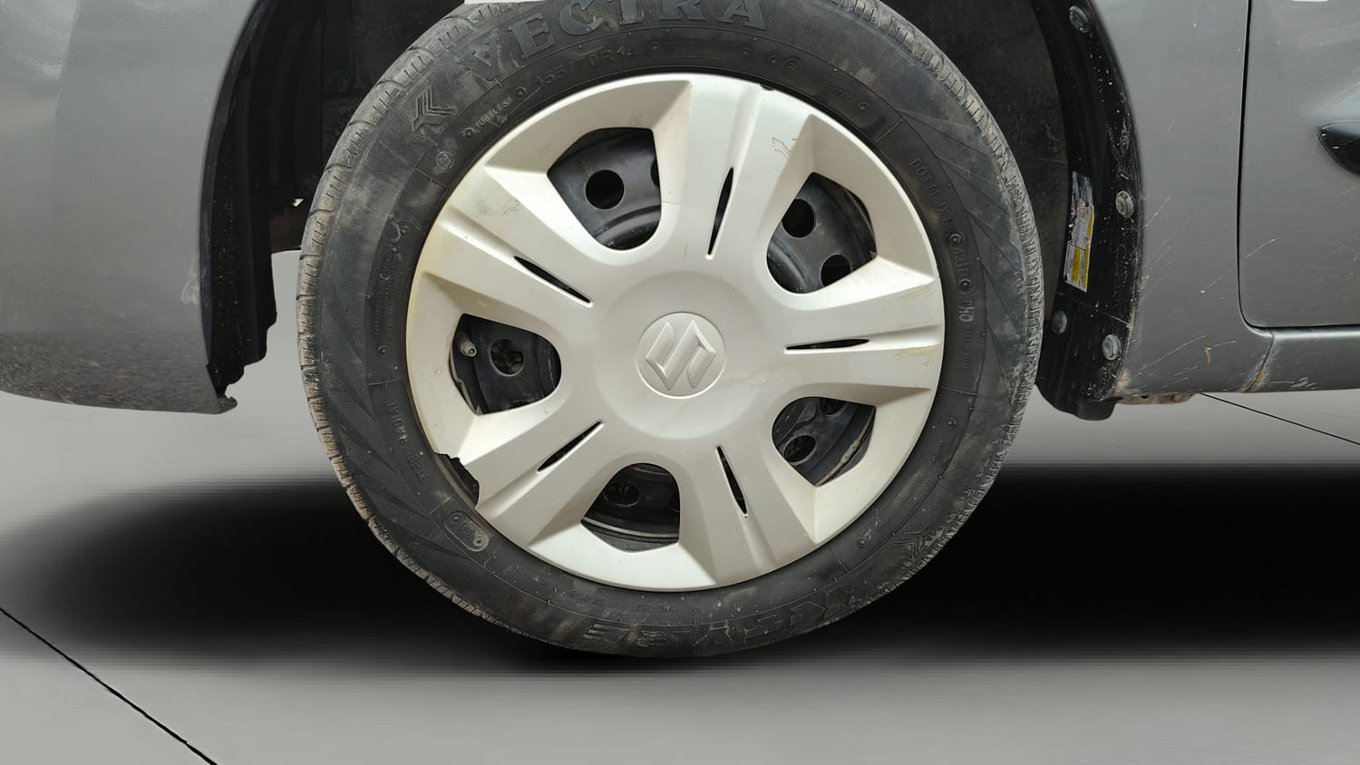 Used 2017 Maruti Suzuki Wagon R 1.0 VXI AMT Petrol Automatic tyres LEFT FRONT TYRE RIM VIEW