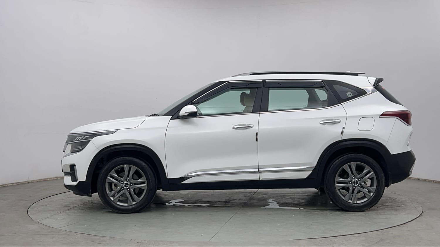 Used 2023 Kia Seltos HTX Plus 1.5 Diesel Diesel Manual exterior LEFT SIDE VIEW