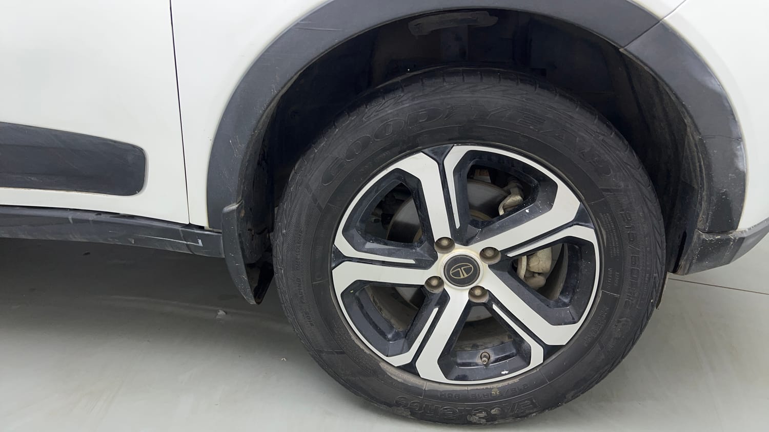 Used 2022 Tata Nexon XZ Plus (HS) Petrol Manual tyres RIGHT FRONT TYRE RIM VIEW