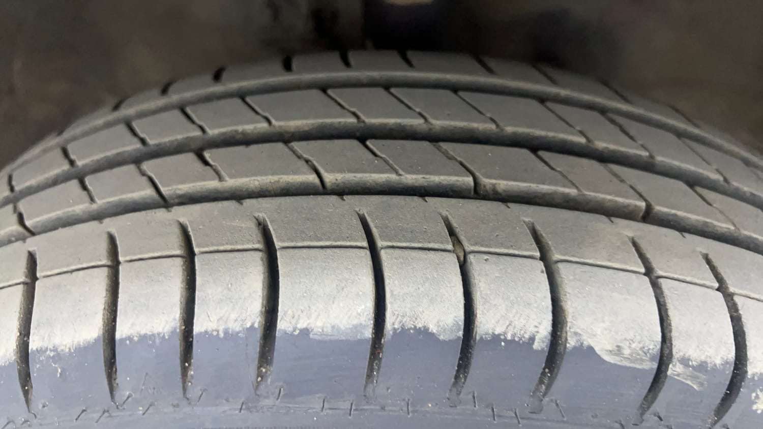 Used 2016 Maruti Suzuki Wagon R 1.0 VXI AMT Petrol Automatic tyres RIGHT FRONT TYRE TREAD VIEW