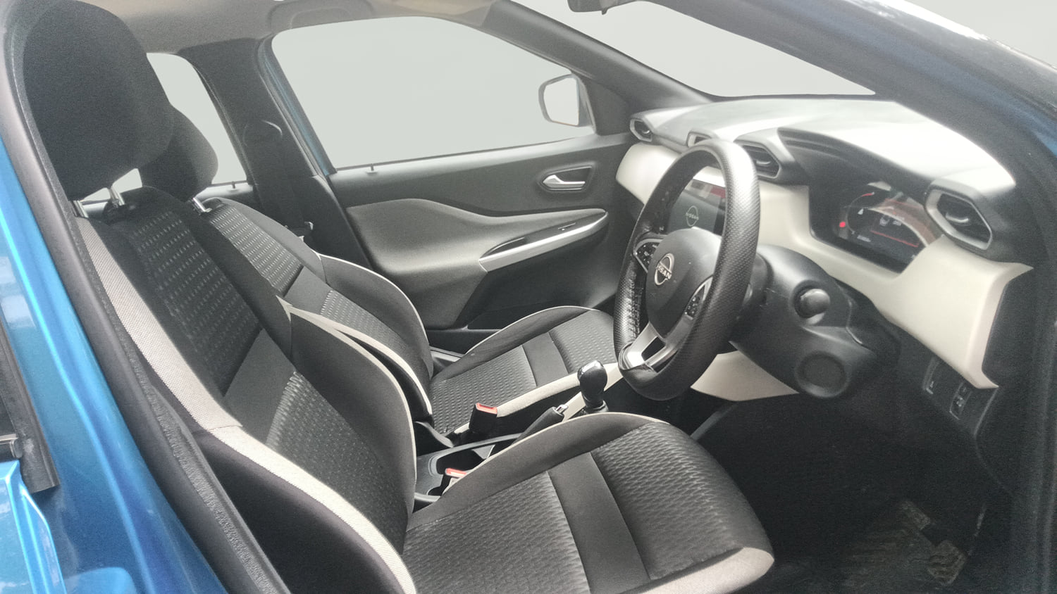 Used 2023 Nissan Magnite XV AMT Petrol Automatic interior RIGHT SIDE FRONT DOOR CABIN VIEW