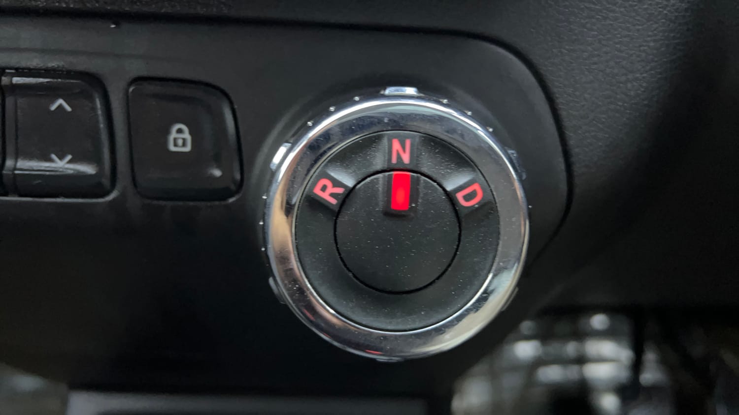 Used 2017 Renault Kwid 1.0 RXT AMT Opt Petrol Automatic interior GEAR  KNOB VIEW