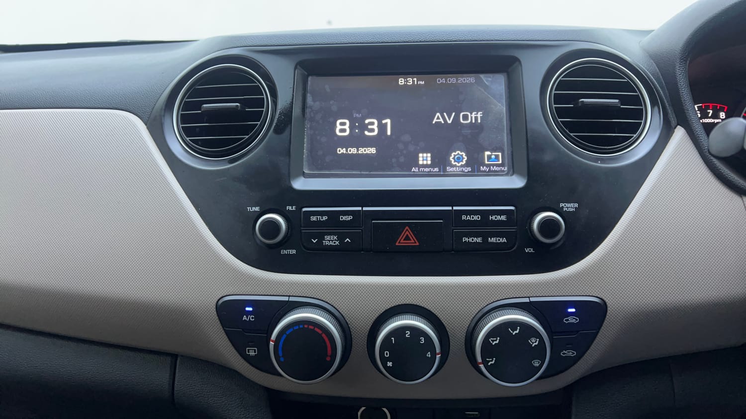 Used 2018 Hyundai Grand i10 Sportz AT 1.2 Kappa VTVT Petrol Automatic interior MUSIC SYSTEM & AC CONTROL VIEW