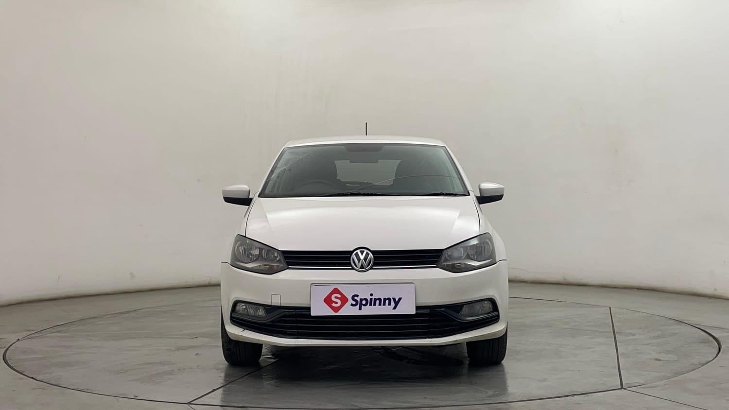 Used 2015 Volkswagen Polo Comfortline 1.2L (P) Petrol Manual exterior FRONT VIEW