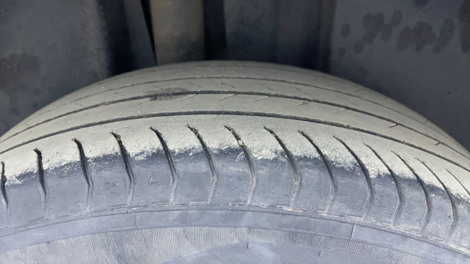 Used 2023 Skoda Kushaq Ambition 1.0L TSI MT Petrol Manual tyres RIGHT REAR TYRE TREAD VIEW