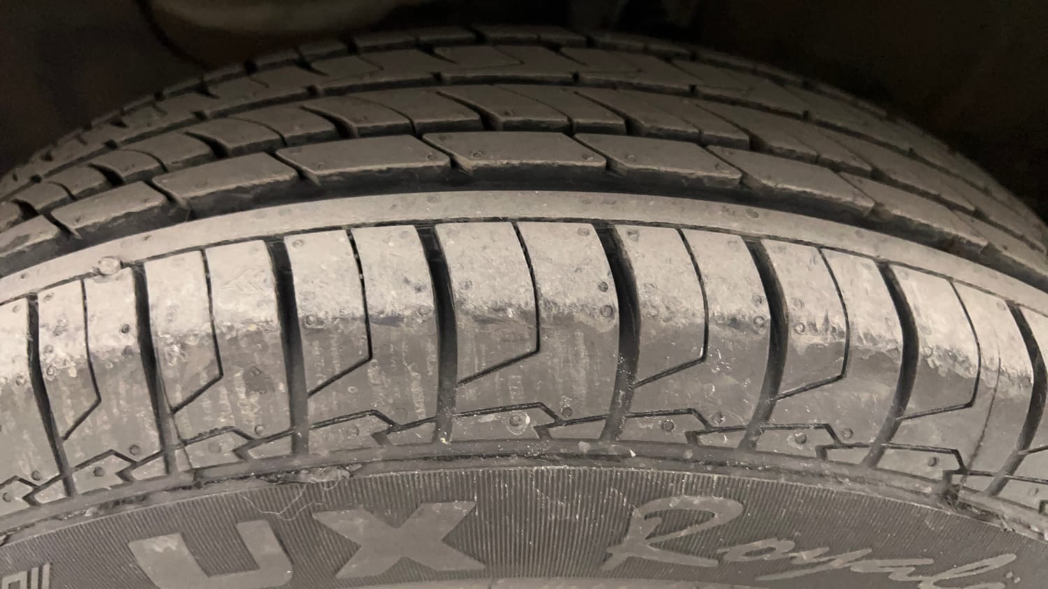 Used 2017 Hyundai Elite i20 Sportz 1.2 Petrol Manual tyres LEFT FRONT TYRE TREAD VIEW