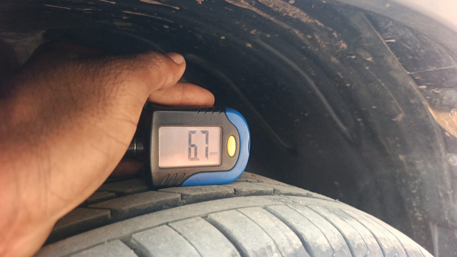 Used 2024 Tata Nexon Fearless Plus S 1.2 Revotron Petrol 7DCA DT Petrol Automatic tyres RIGHT FRONT TYRE TREAD VIEW