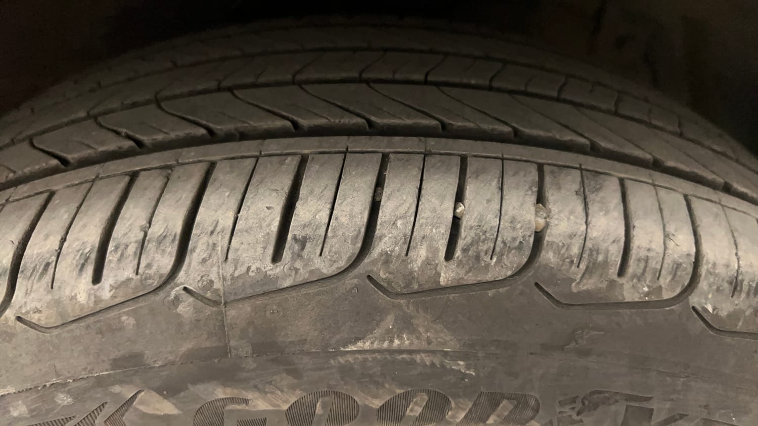 Used 2017 Maruti Suzuki Ciaz ZXI+ CNG (Outside Fitted) Cng Manual tyres RIGHT FRONT TYRE TREAD VIEW