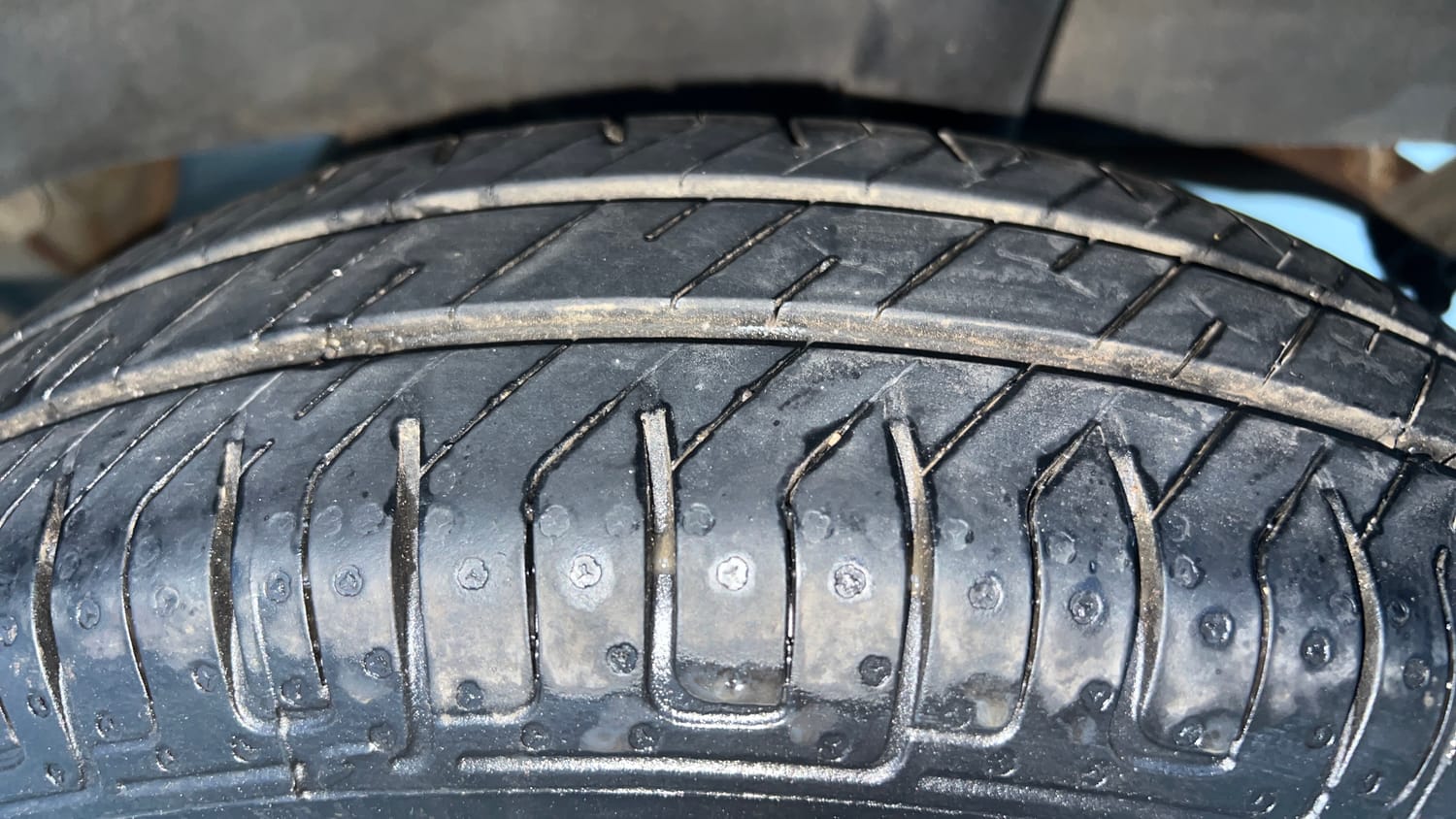 Used 2018 Renault Kwid 1.0 RXT Petrol Manual tyres LEFT REAR TYRE TREAD VIEW