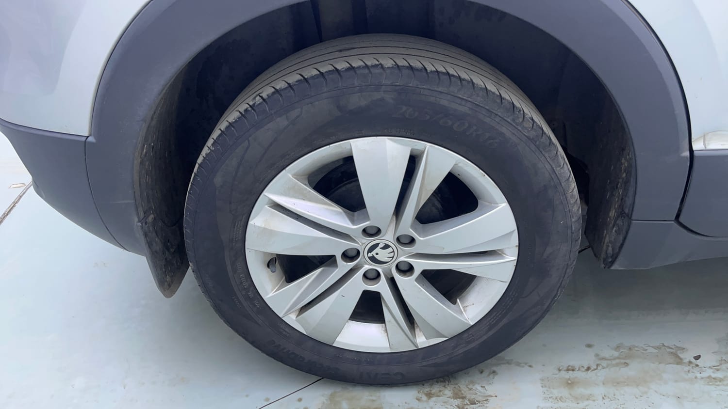 Used 2023 Skoda Kushaq Ambition 1.0L TSI MT Petrol Manual tyres RIGHT REAR TYRE RIM VIEW