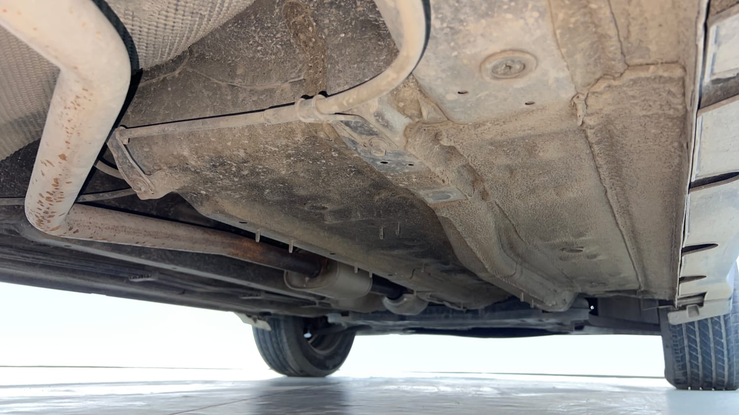 Used 2024 Kia Sonet HTK (O) 1.2 Petrol MT Petrol Manual extra REAR RIGHT UNDERBODY VIEW