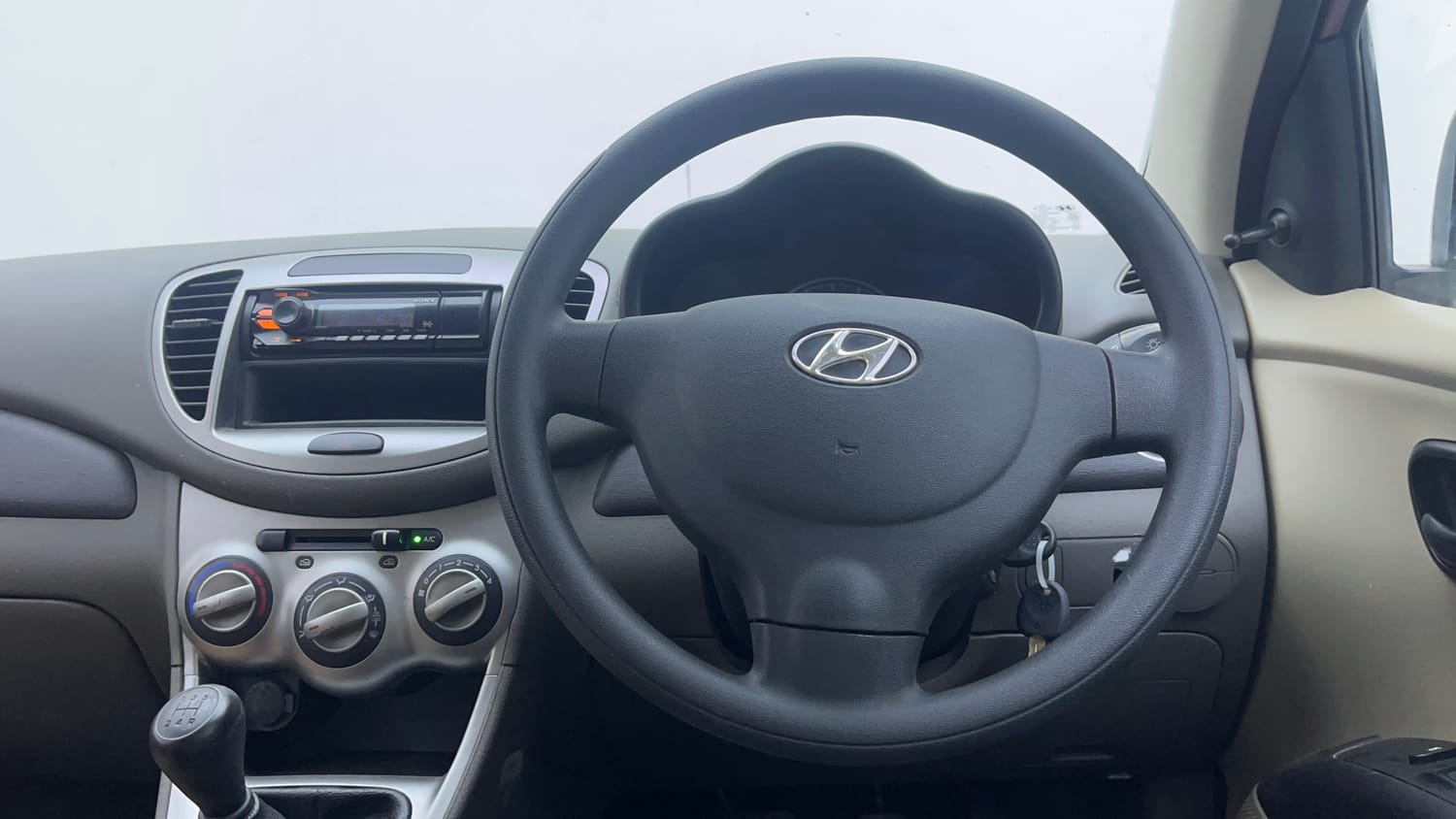 Used 2014 Hyundai i10 Magna 1.1 iRDE2 Petrol Manual interior STEERING VIEW