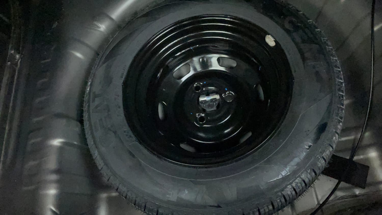 Used 2018 Renault Kwid 1.0 RXT AMT Opt Petrol Automatic tyres SPARE TYRE VIEW
