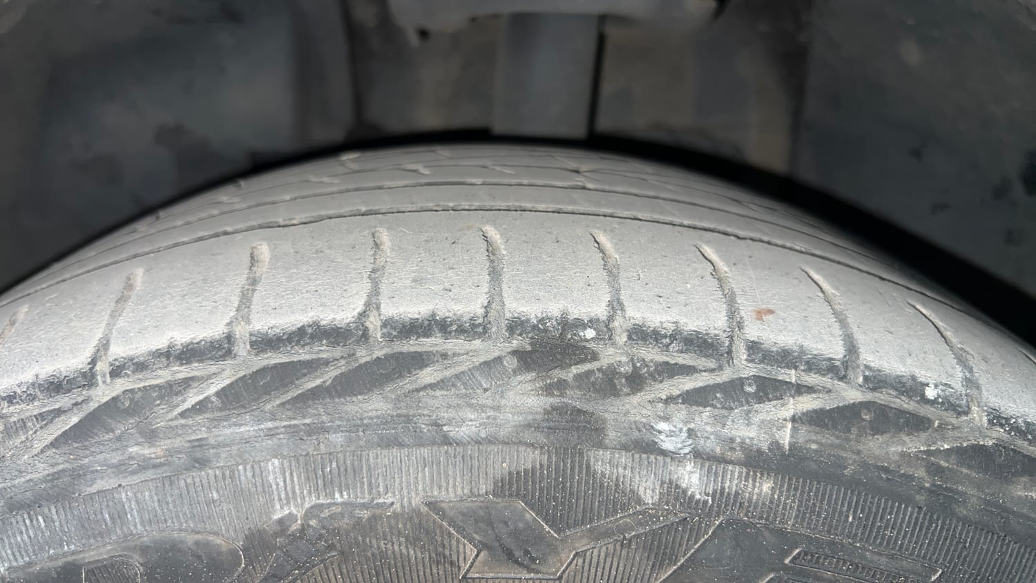 Used 2019 Tata Nexon XZ Plus Diesel Diesel Manual tyres LEFT FRONT TYRE TREAD VIEW