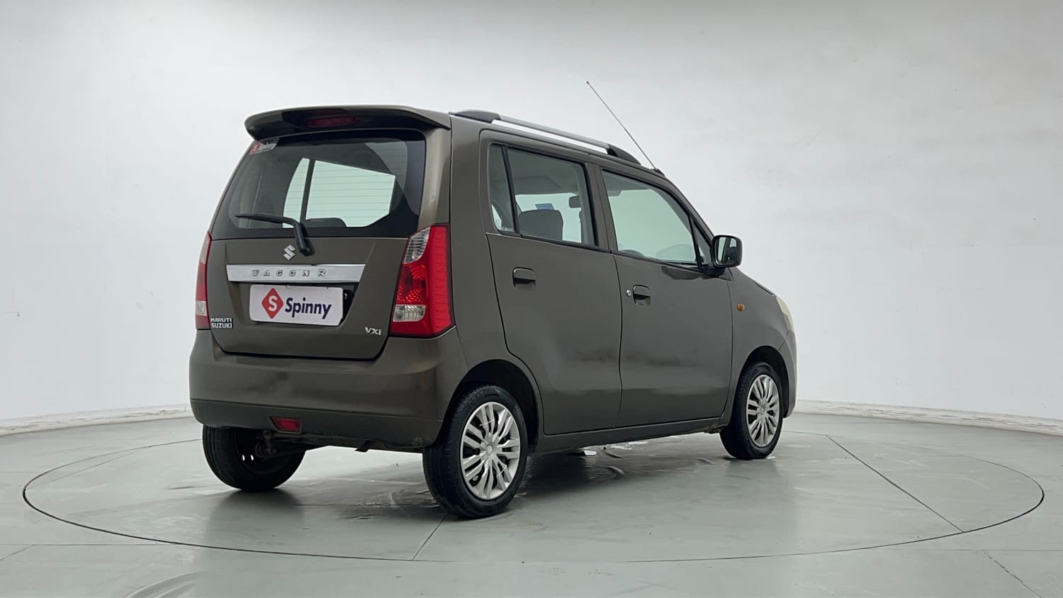 Used 2013 Maruti Suzuki Wagon R VXI Petrol Manual exterior RIGHT REAR CORNER VIEW