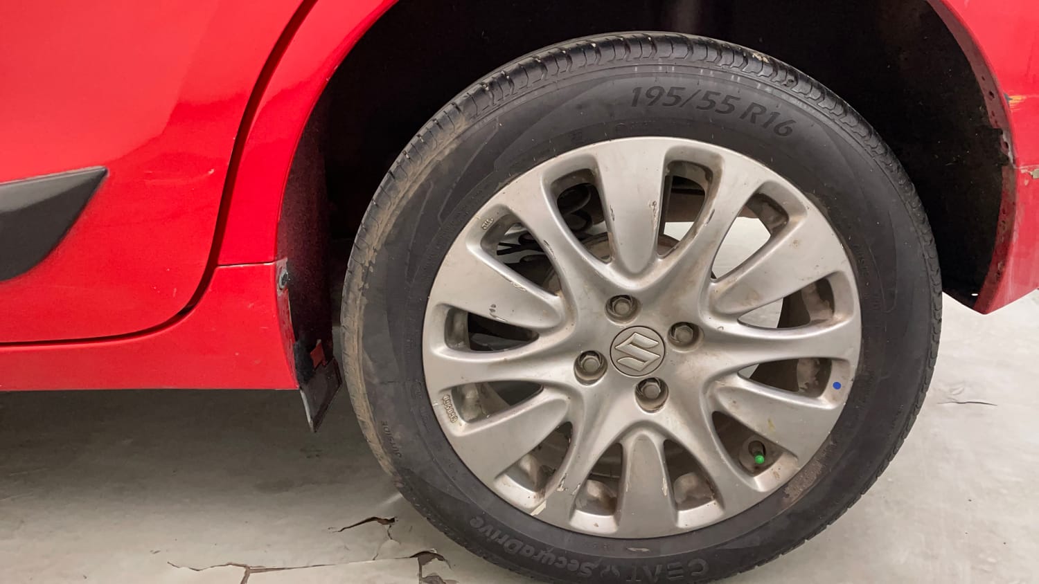 Used 2019 Maruti Suzuki Baleno Alpha 1.2 AT Petrol Automatic tyres LEFT REAR TYRE RIM VIEW