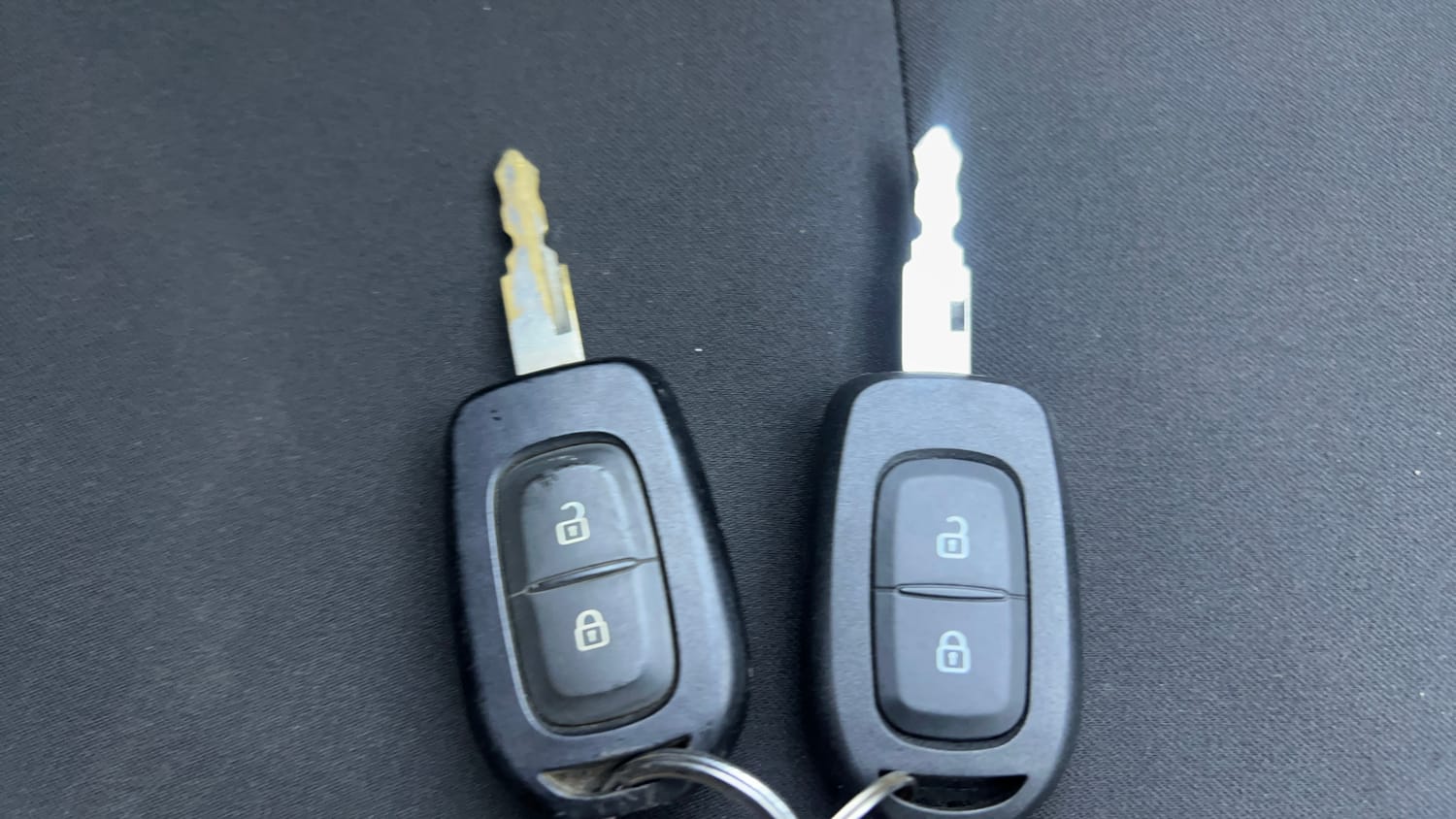 Used 2018 Renault Kwid 1.0 RXT Petrol Manual extra CAR KEY VIEW