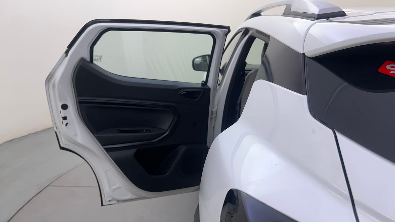 Used 2022 Renault Kiger RXZ 1.0 Turbo MT Petrol Manual interior LEFT REAR DOOR OPEN VIEW
