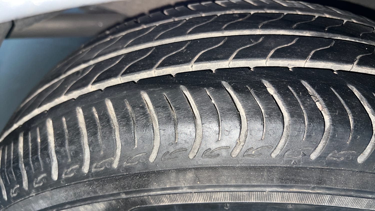Used 2022 Honda Amaze VX CVT 1.2 Petrol Petrol Automatic tyres RIGHT REAR TYRE TREAD VIEW