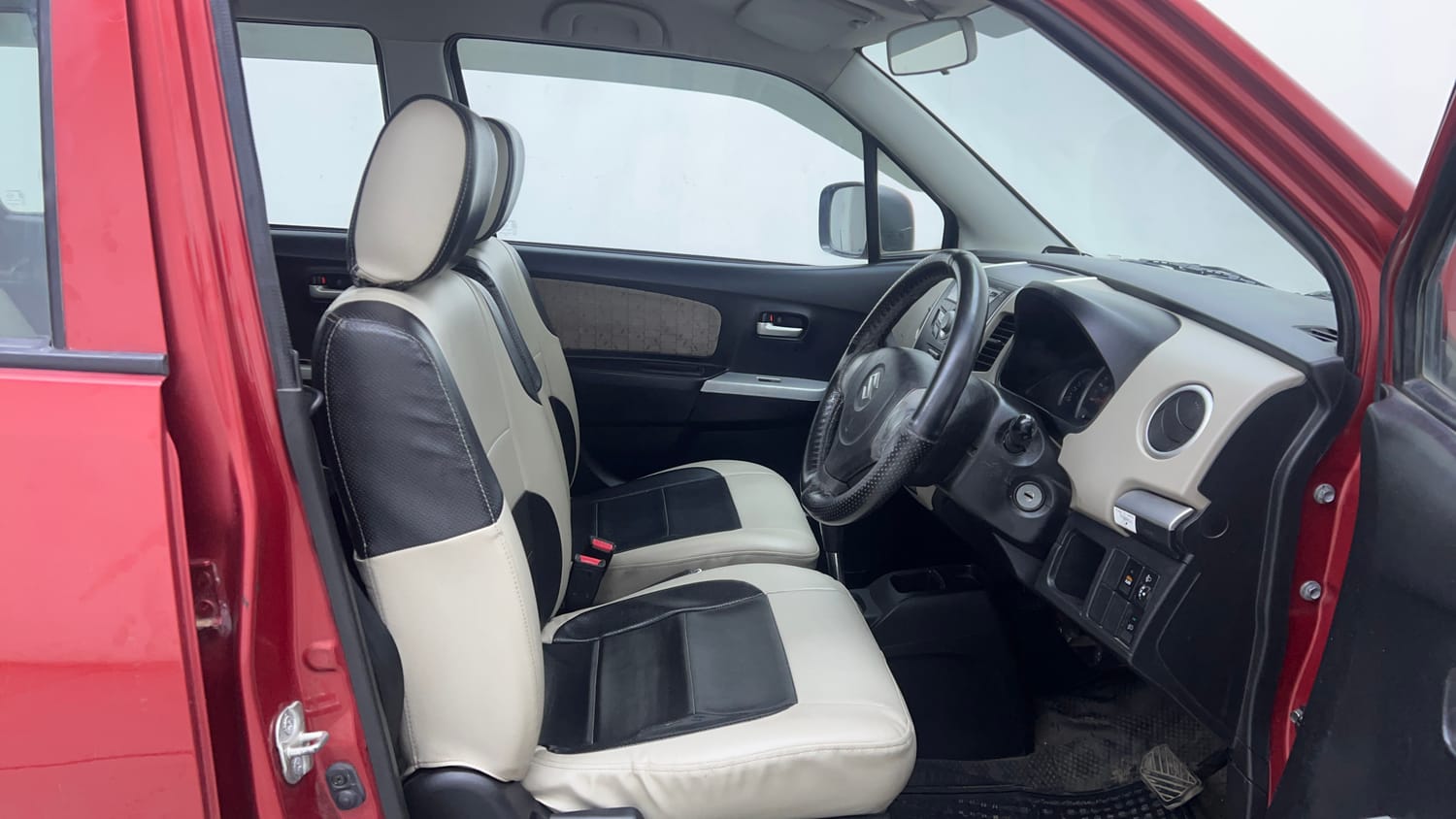 Used 2016 Maruti Suzuki Wagon R 1.0 VXI AMT Petrol Automatic interior RIGHT SIDE FRONT DOOR CABIN VIEW