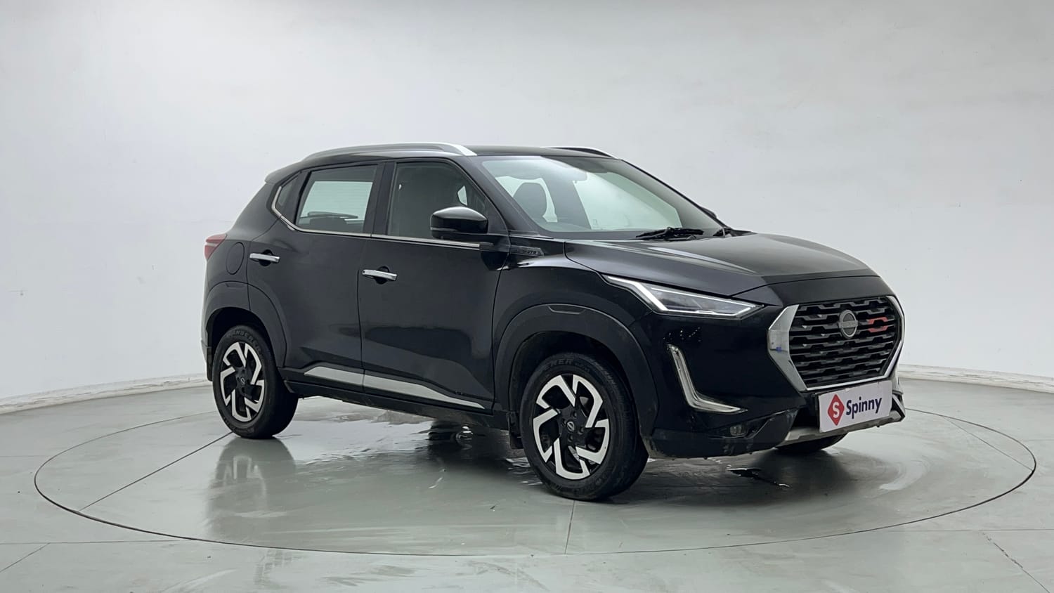 Used 2023 Nissan Magnite XV Premium Turbo CVT Petrol Automatic exterior RIGHT FRONT CORNER VIEW