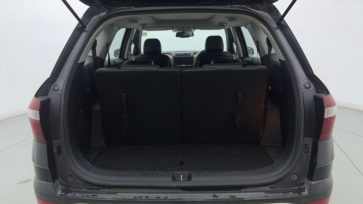 Used 2022 Hyundai Alcazar Signature (O) 7 Seater 1.5 Diesel AT Diesel Automatic interior DICKY INSIDE VIEW