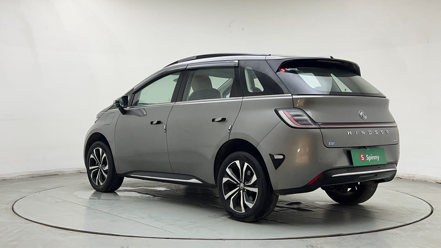 Used 2025 MG Motors Windsor EV Essence Pro Electric Automatic exterior LEFT REAR CORNER VIEW