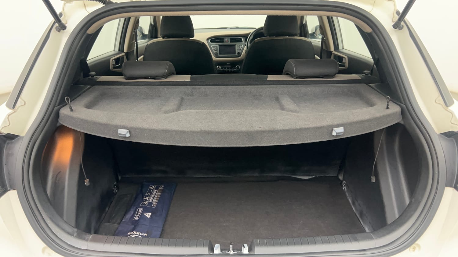 Used 2018 Hyundai Elite i20 Asta 1.2 (O) Petrol Manual interior DICKY INSIDE VIEW