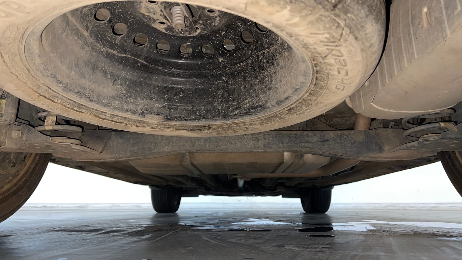 Used 2022 Hyundai Alcazar Signature (O) 7 Seater 1.5 Diesel AT Diesel Automatic extra REAR UNDERBODY VIEW (TAKEN FROM REAR)