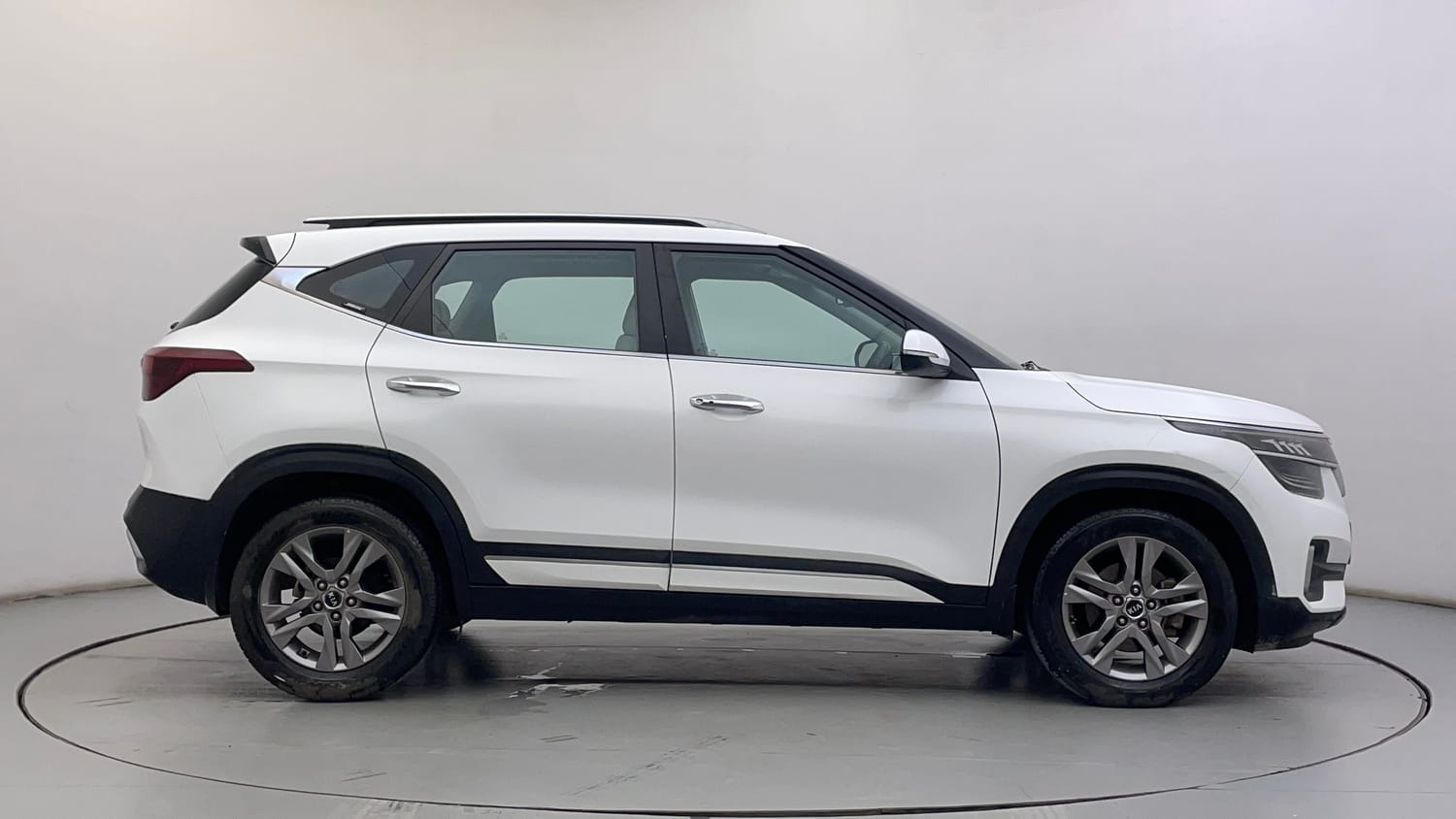 Used 2019 Kia Seltos HTX Plus 1.5 Diesel Diesel Manual exterior RIGHT SIDE VIEW