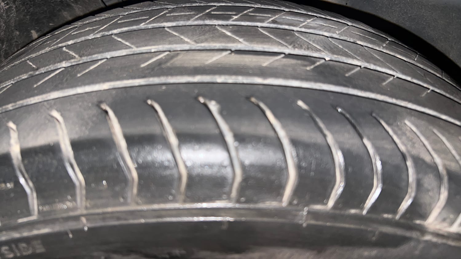 Used 2022 Volkswagen Taigun Topline 1.0 TSI MT Petrol Manual tyres RIGHT FRONT TYRE TREAD VIEW