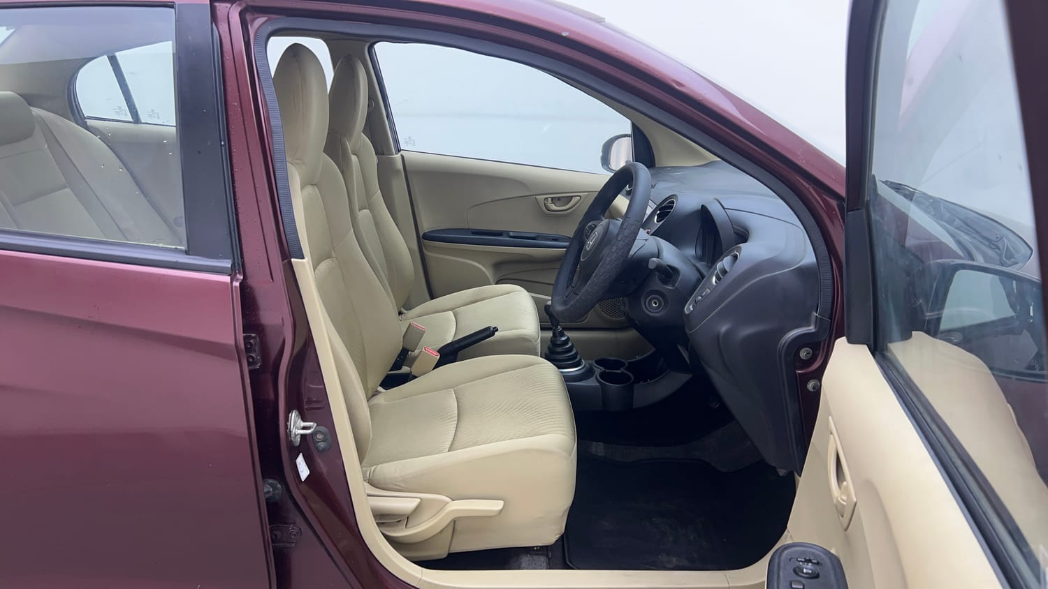 Used 2015 Honda Amaze 1.2 S i-VTEC Petrol Manual interior RIGHT SIDE FRONT DOOR CABIN VIEW