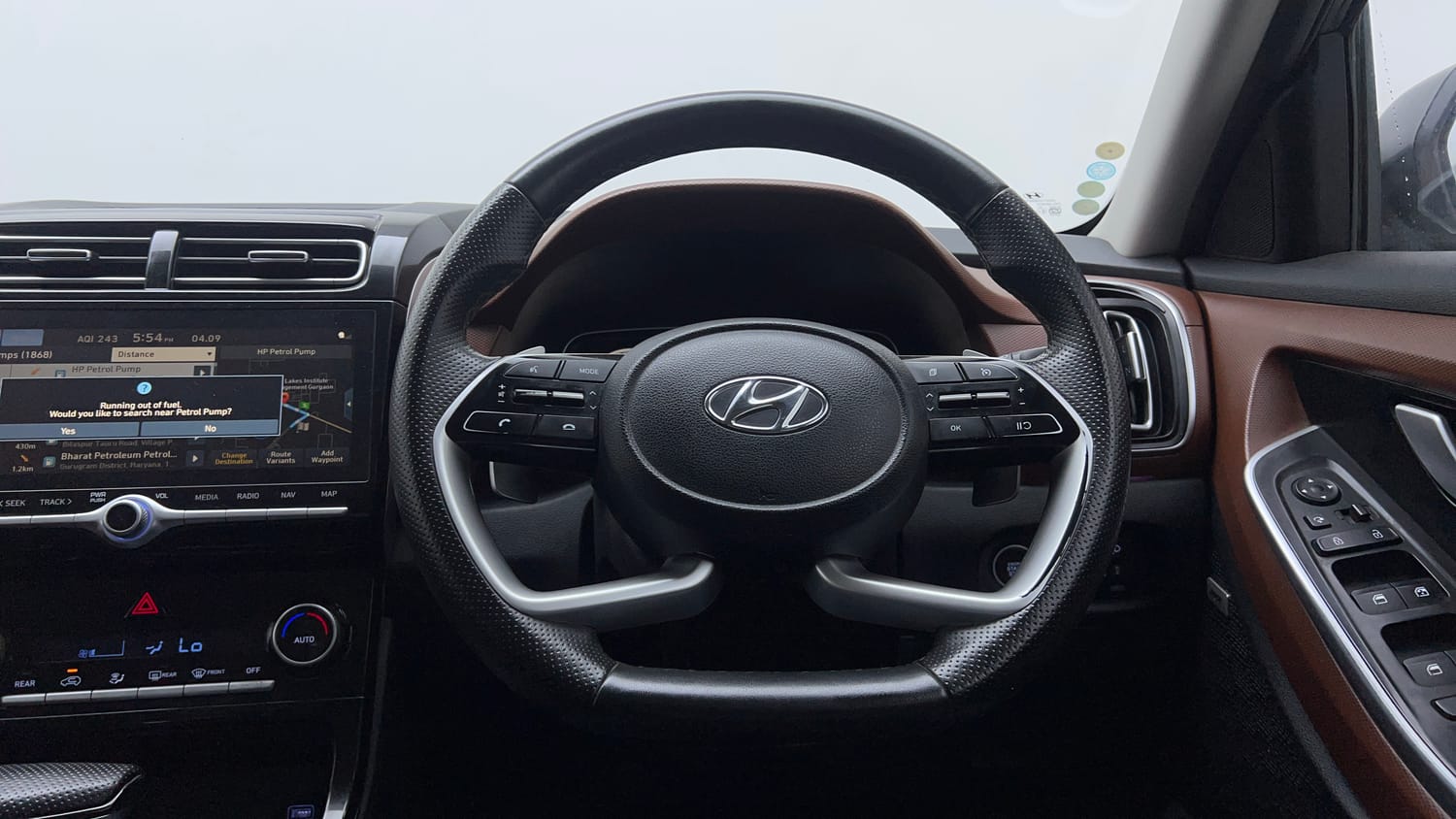 Used 2022 Hyundai Alcazar Signature (O) 7 Seater 1.5 Diesel AT Diesel Automatic interior STEERING VIEW