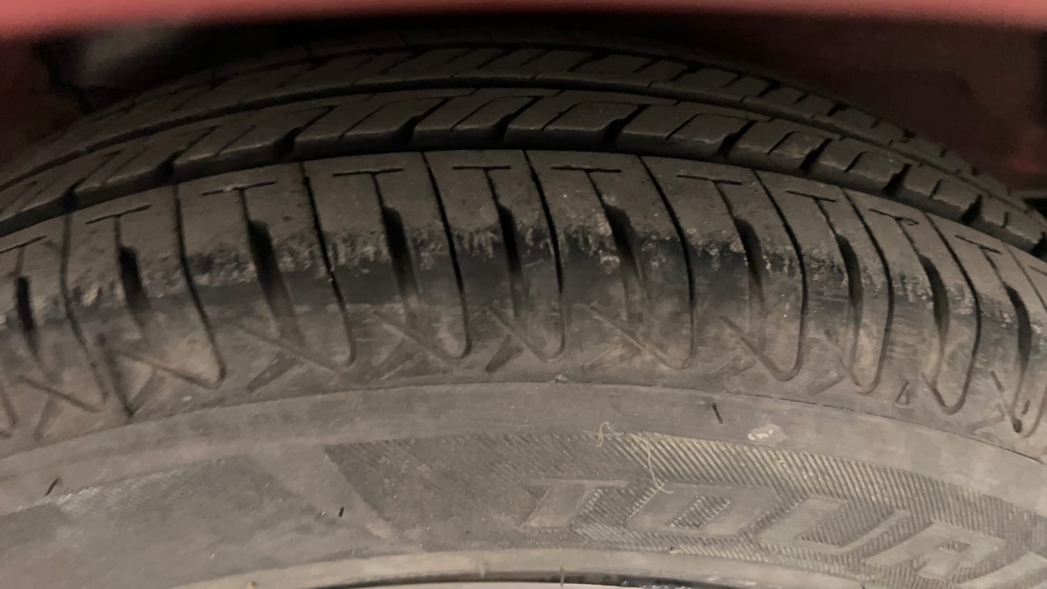 Used 2013 Hyundai i10 Sportz 1.2 AT Kappa2 Petrol Automatic tyres LEFT REAR TYRE TREAD VIEW