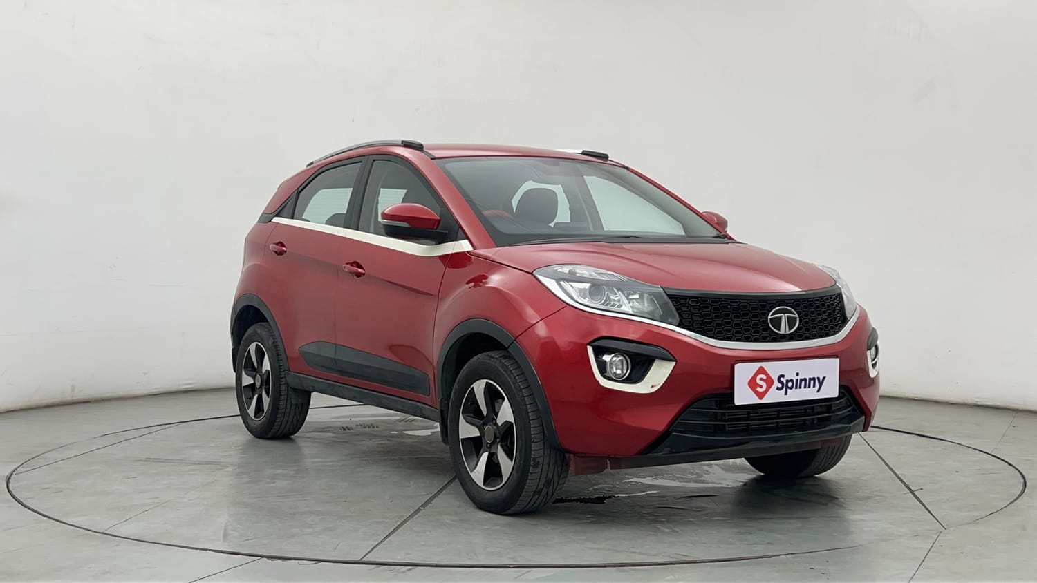 Used 2019 Tata Nexon XZ Plus Diesel Diesel Manual exterior RIGHT FRONT CORNER VIEW