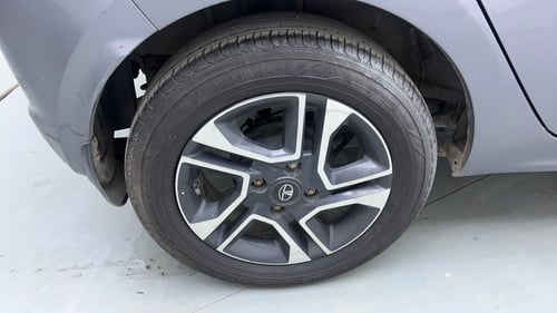 Used 2019 Tata Tiago Revotron XZ Plus Petrol Manual tyres RIGHT REAR TYRE RIM VIEW