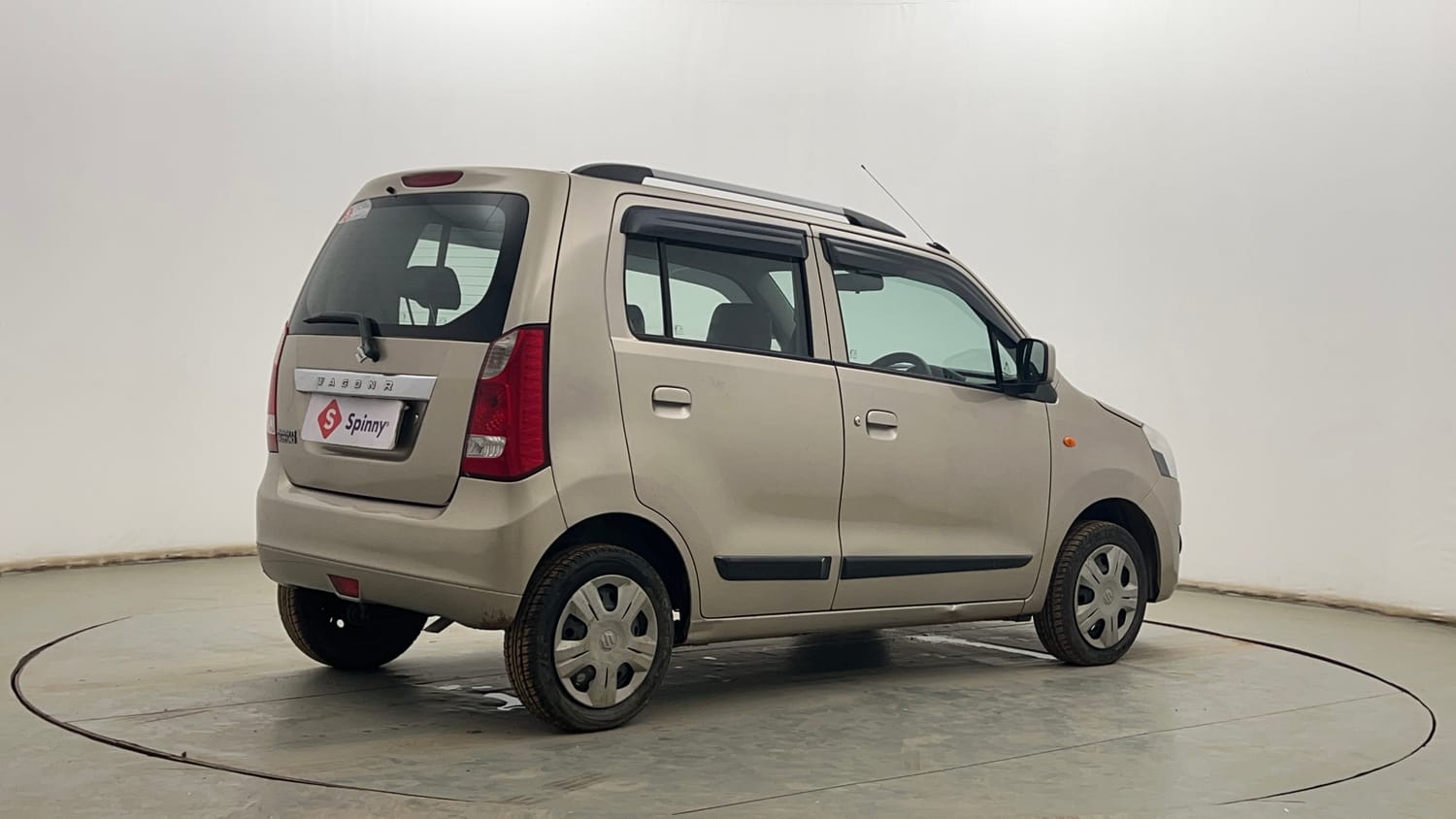 Used 2013 Maruti Suzuki Wagon R VXI Petrol Manual exterior RIGHT REAR CORNER VIEW