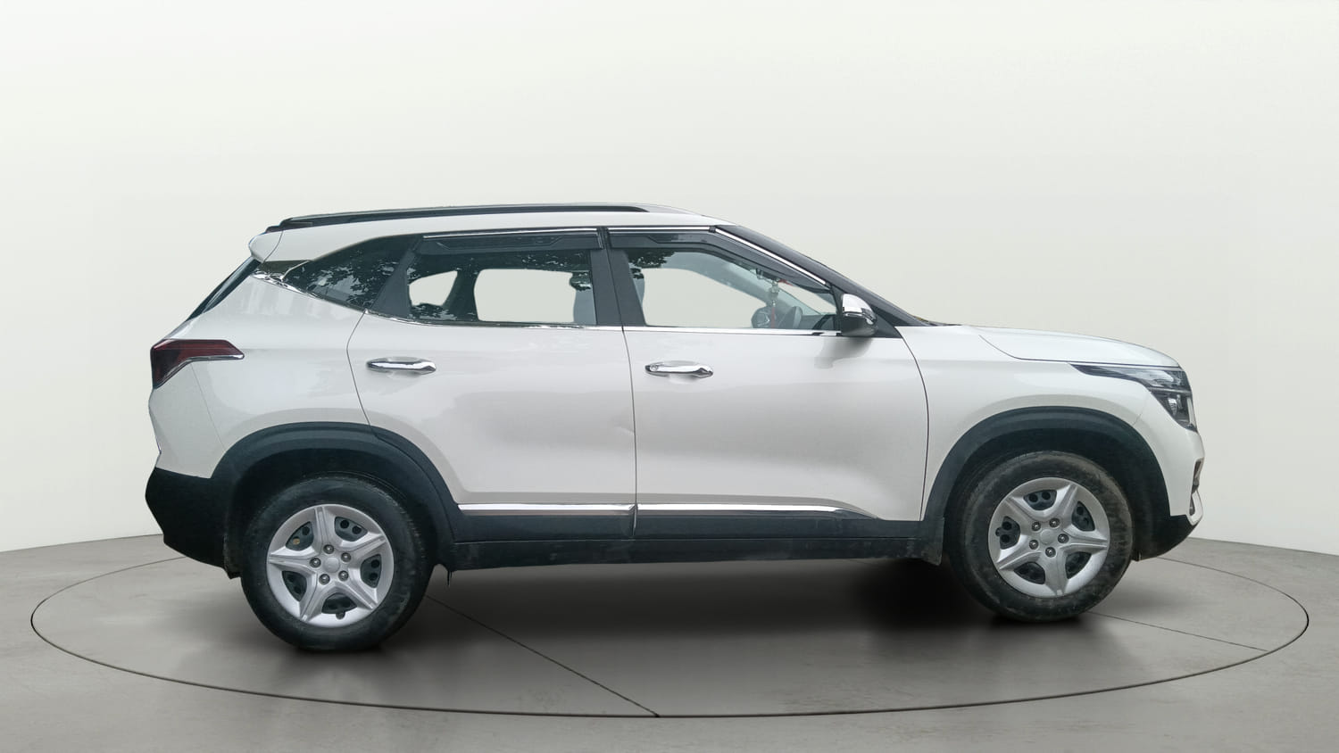 Used 2021 Kia Seltos HTK 1.5 Petrol Manual exterior RIGHT SIDE VIEW
