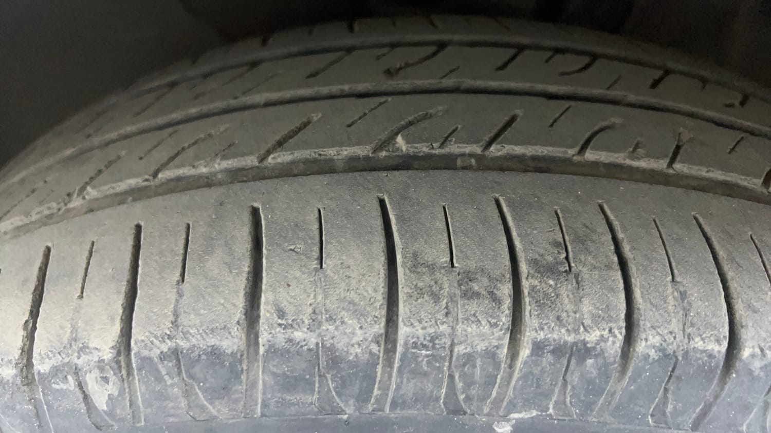 Used 2018 Hyundai Elite i20 Asta 1.2 AT Petrol Automatic tyres LEFT FRONT TYRE TREAD VIEW