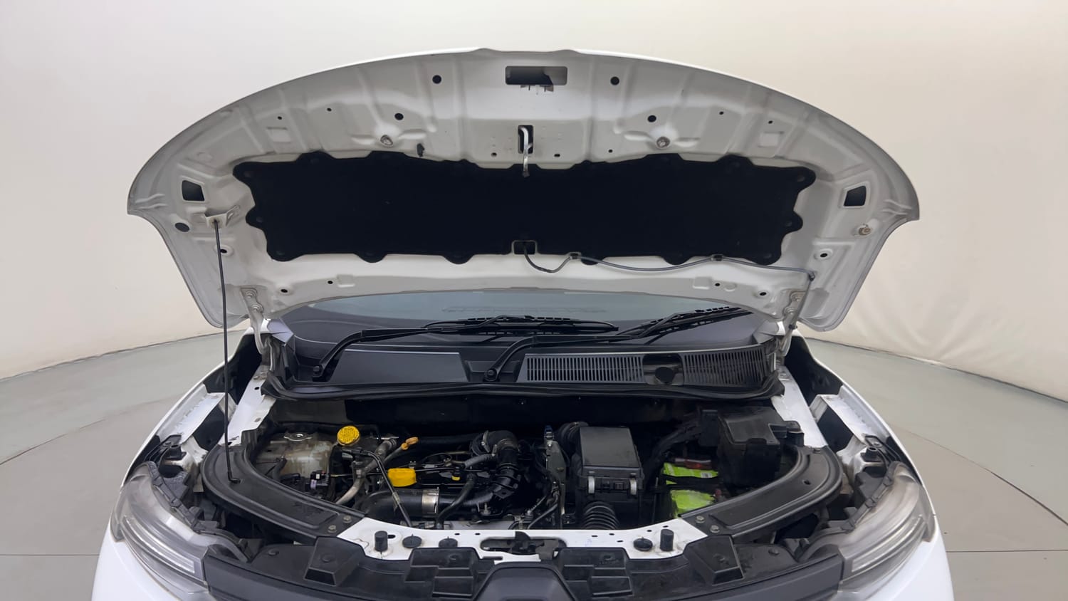 Used 2022 Renault Kiger RXZ 1.0 Turbo MT Petrol Manual engine ENGINE & BONNET OPEN FRONT VIEW