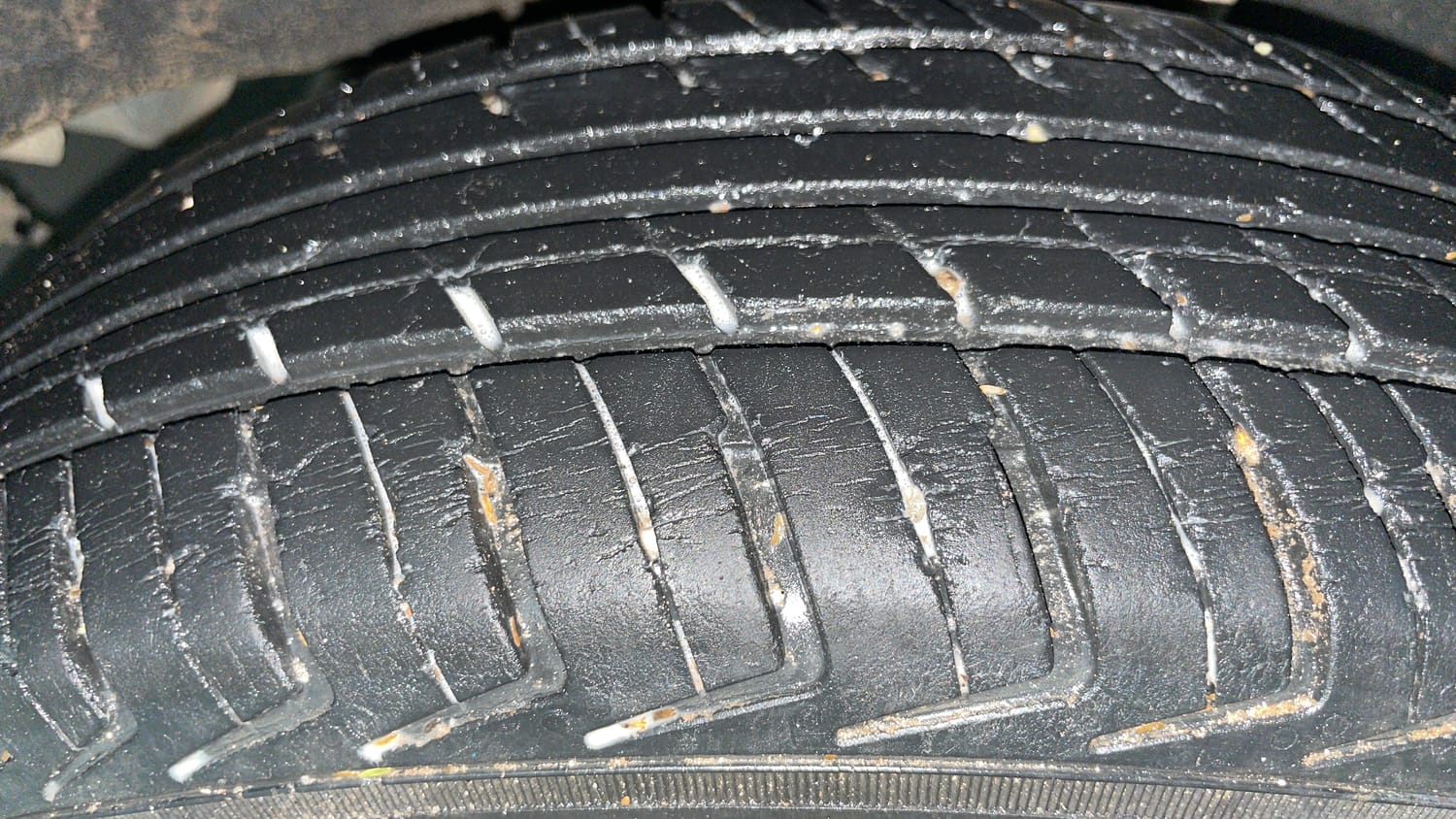 Used 2016 Renault Kwid RXT Petrol Manual tyres LEFT REAR TYRE TREAD VIEW