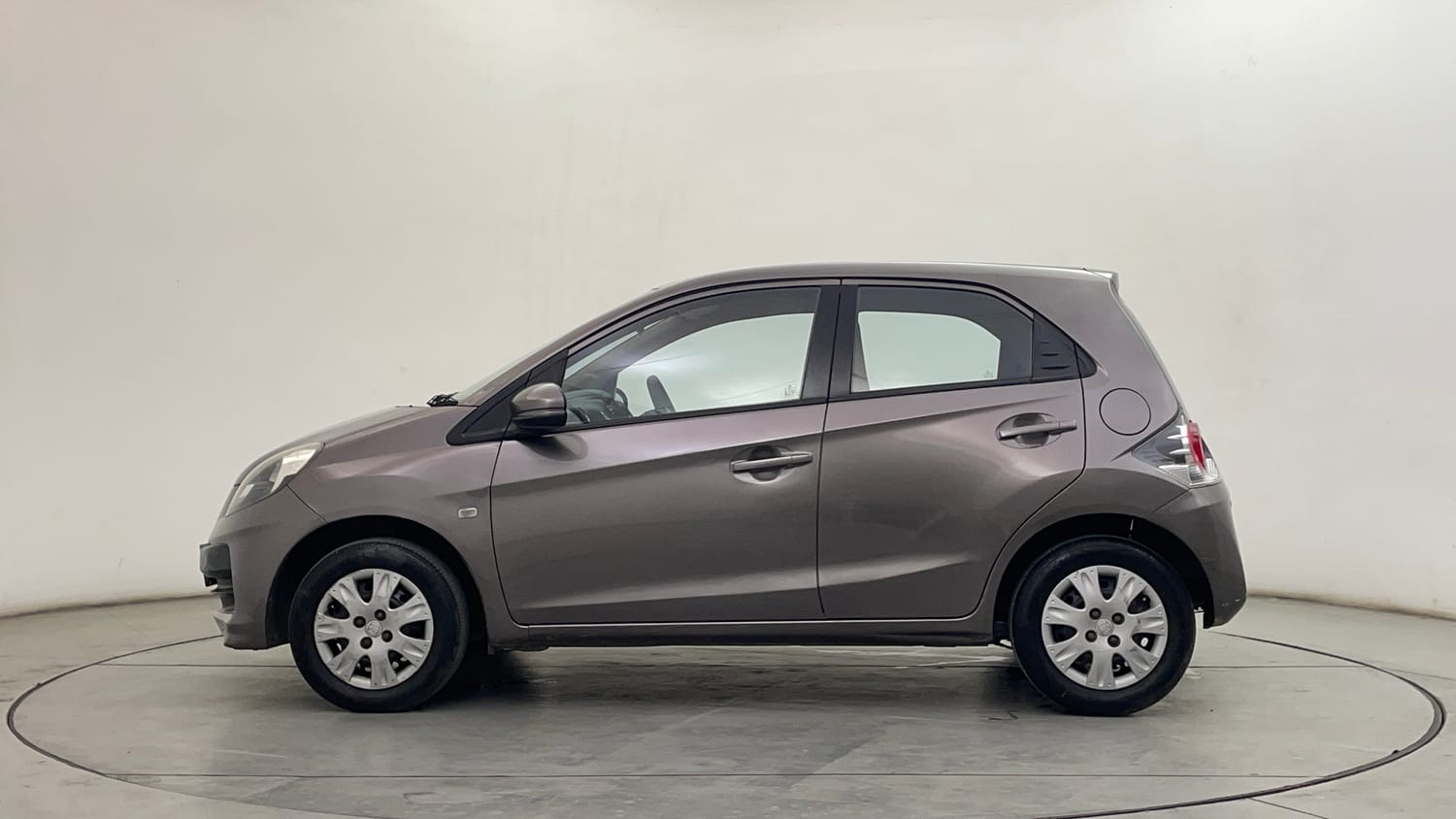 Used 2015 Honda Brio S MT Petrol Manual exterior LEFT SIDE VIEW