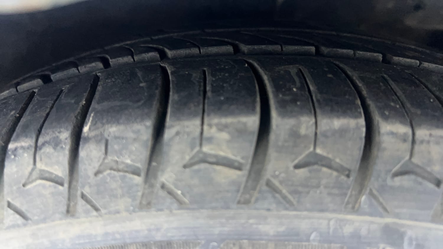 Used 2016 Maruti Suzuki Ertiga ZDI + SHVS Diesel Manual tyres RIGHT FRONT TYRE TREAD VIEW