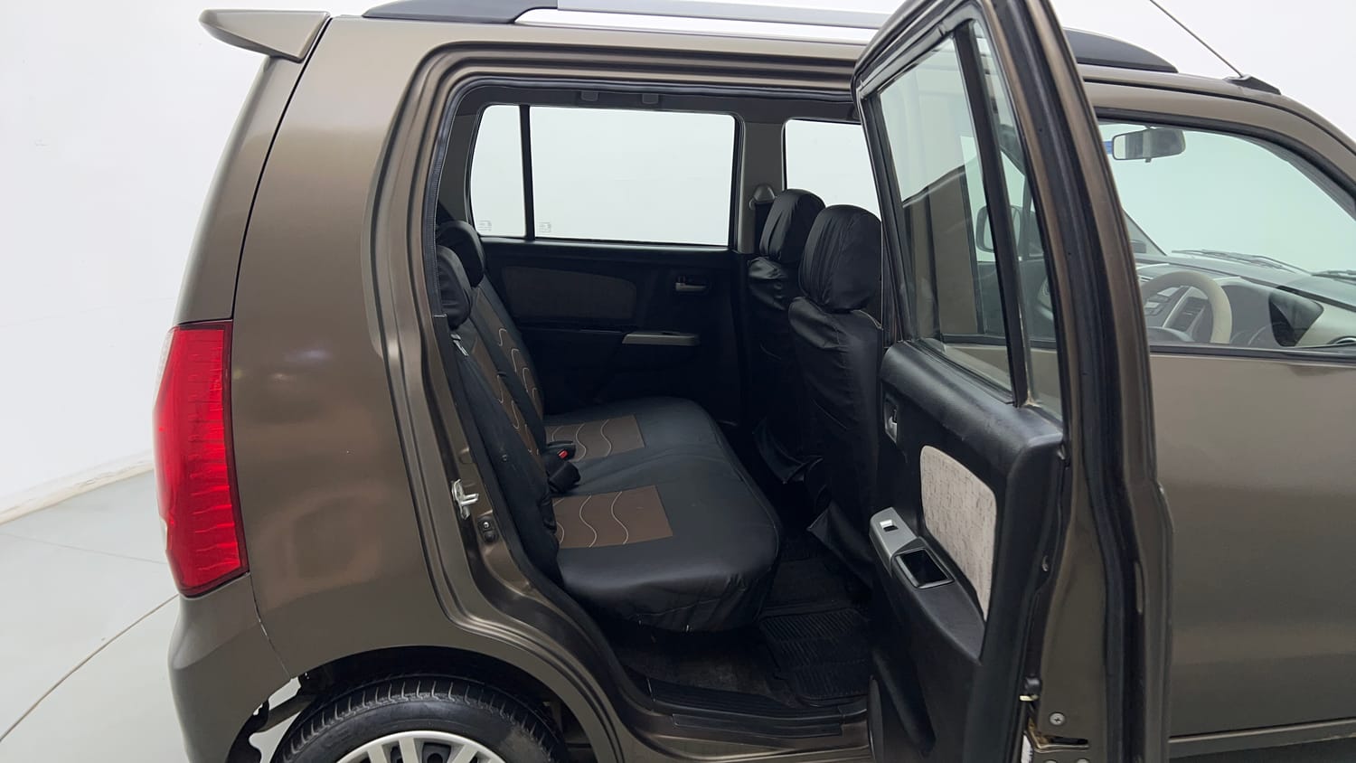 Used 2013 Maruti Suzuki Wagon R VXI Petrol Manual interior RIGHT SIDE REAR DOOR CABIN VIEW