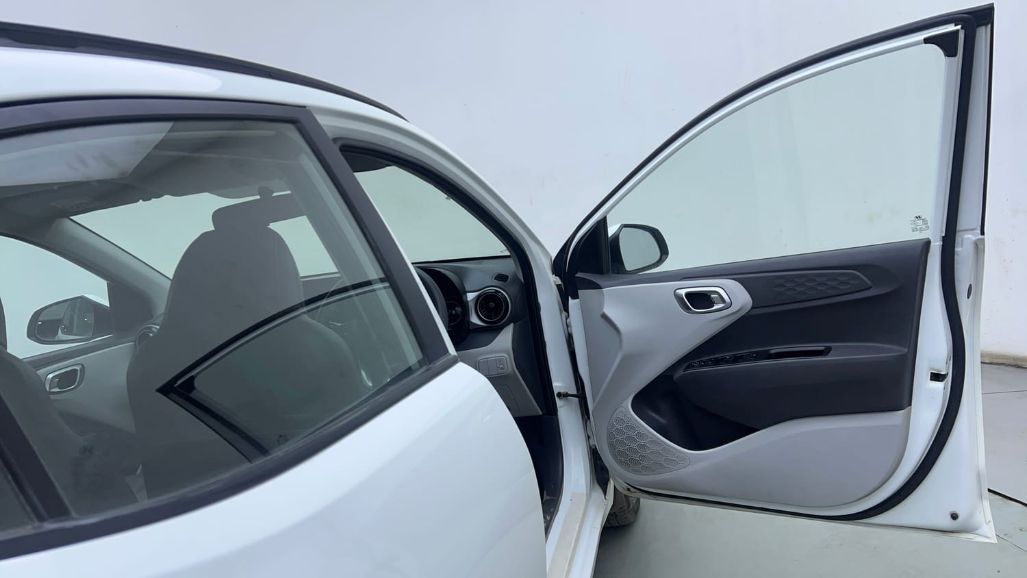 Used 2022 Hyundai Grand i10 Nios Sportz U2 1.2 CRDi Diesel Manual interior RIGHT FRONT DOOR OPEN VIEW